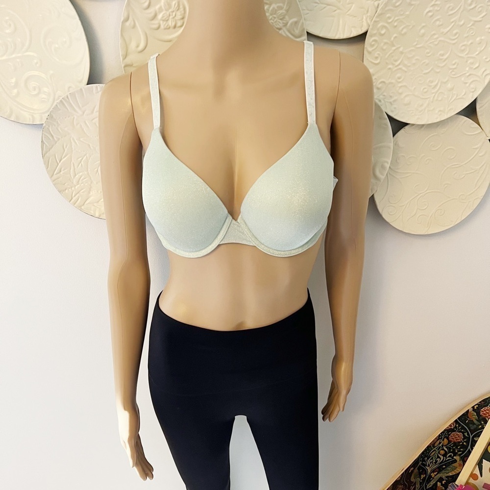 Victoria’s Secret 38B Sparkle T-Shirt Bra